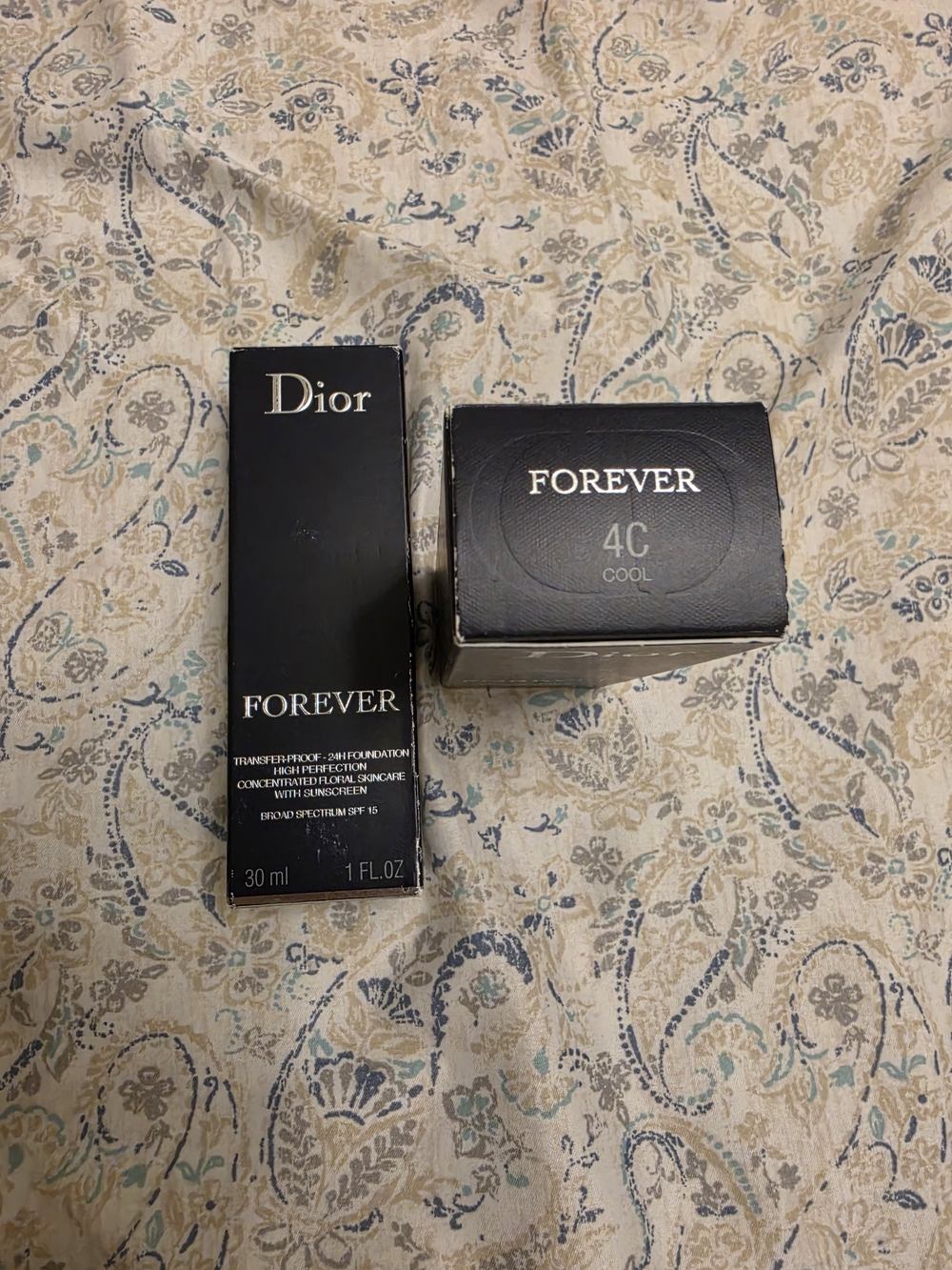 Dior Forever Foundation 4C Cool - Black Packaging